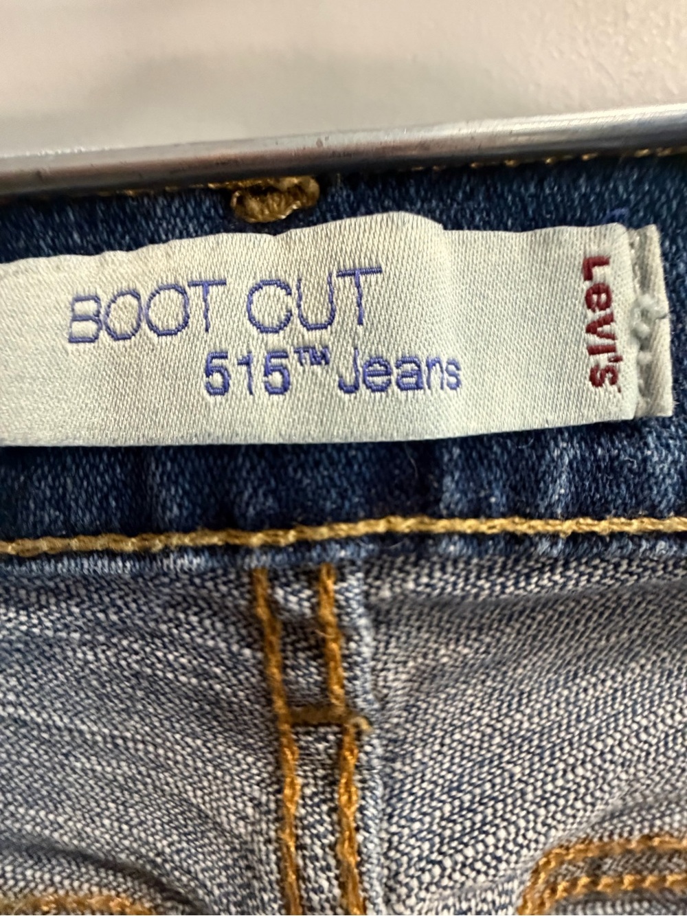 Levi's Women's Boot Cut 515 Jeans in Blue with Gold Stitching Size 6/8
